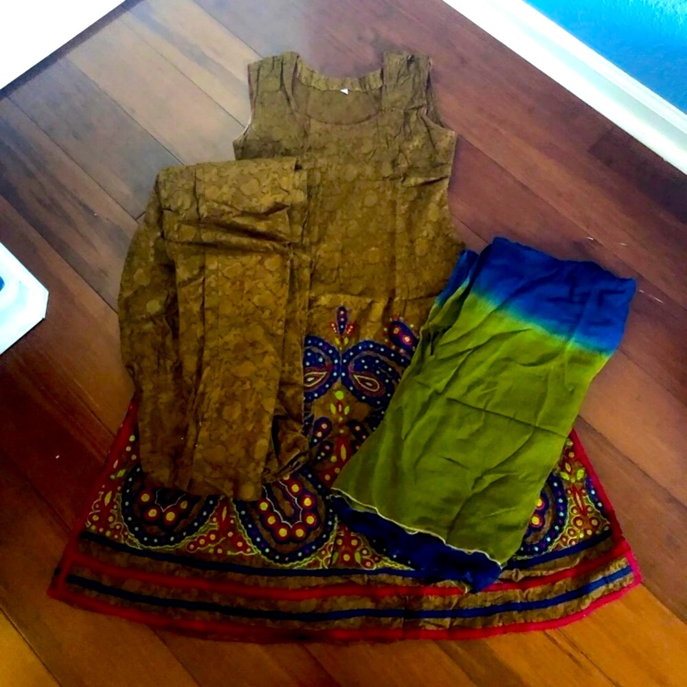 Indian dress paisley embroidered sage green salwar S/M Punjabi suit mirror work